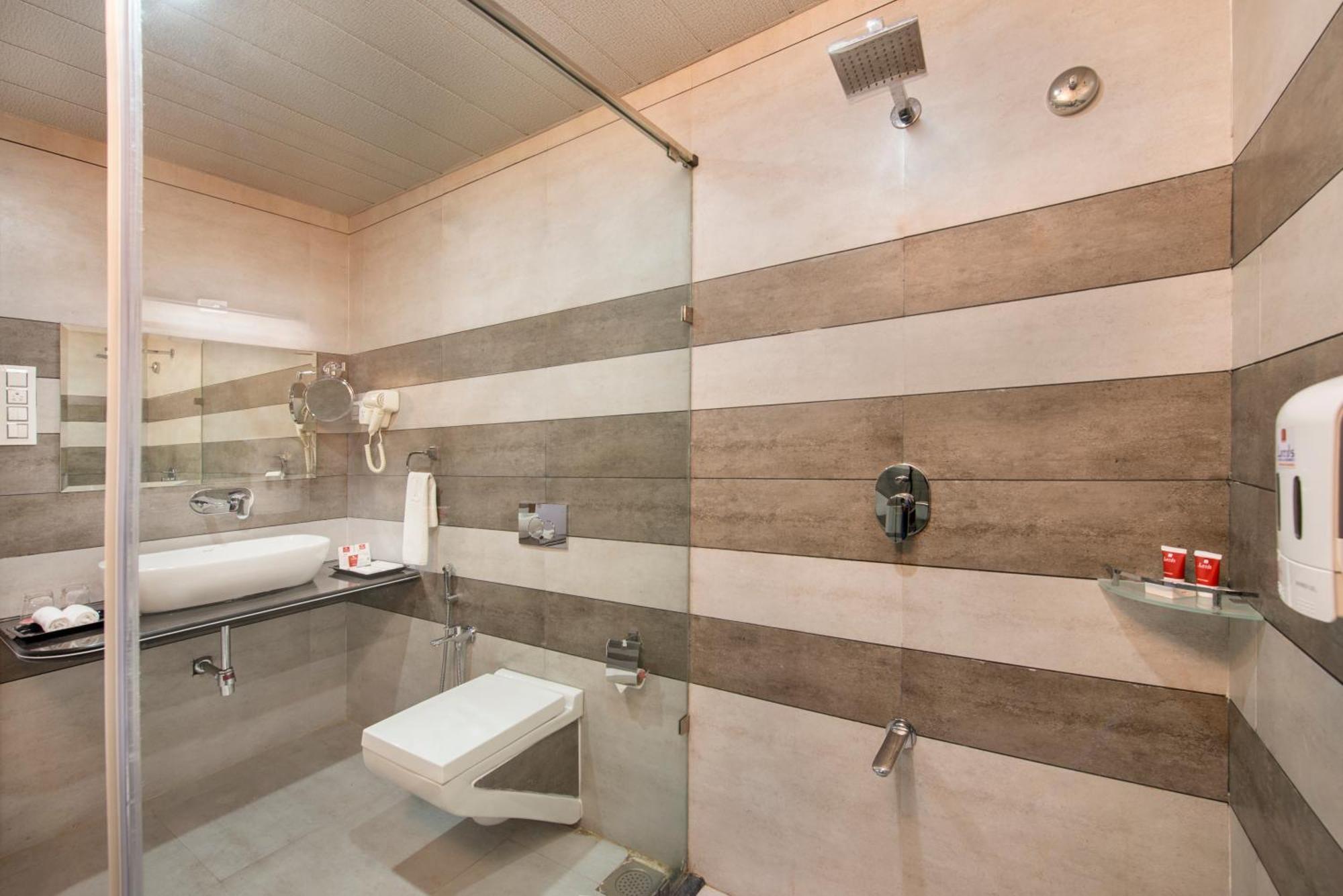 Lords Eco Inn Morbi Quarto foto